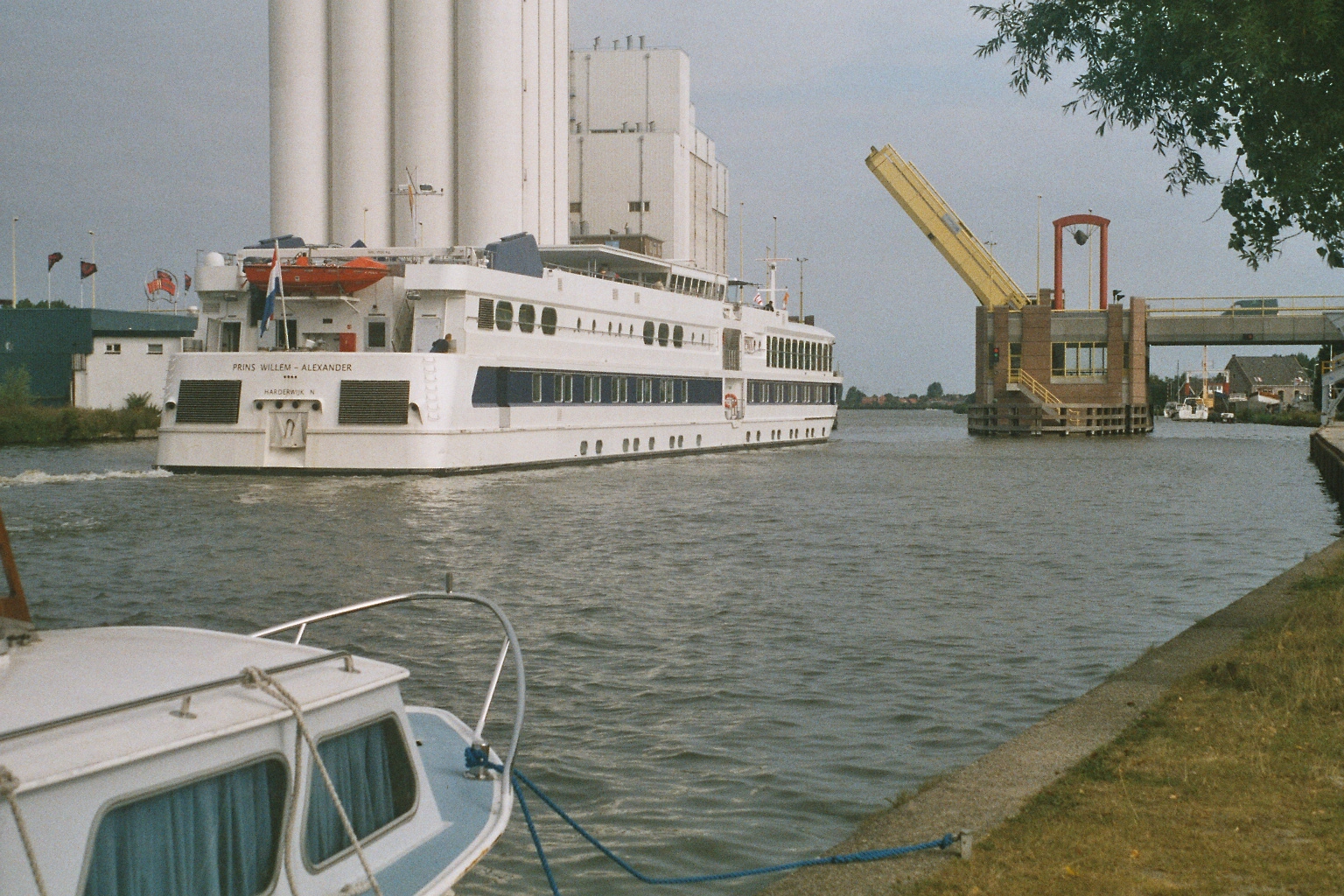 imm124.jpg