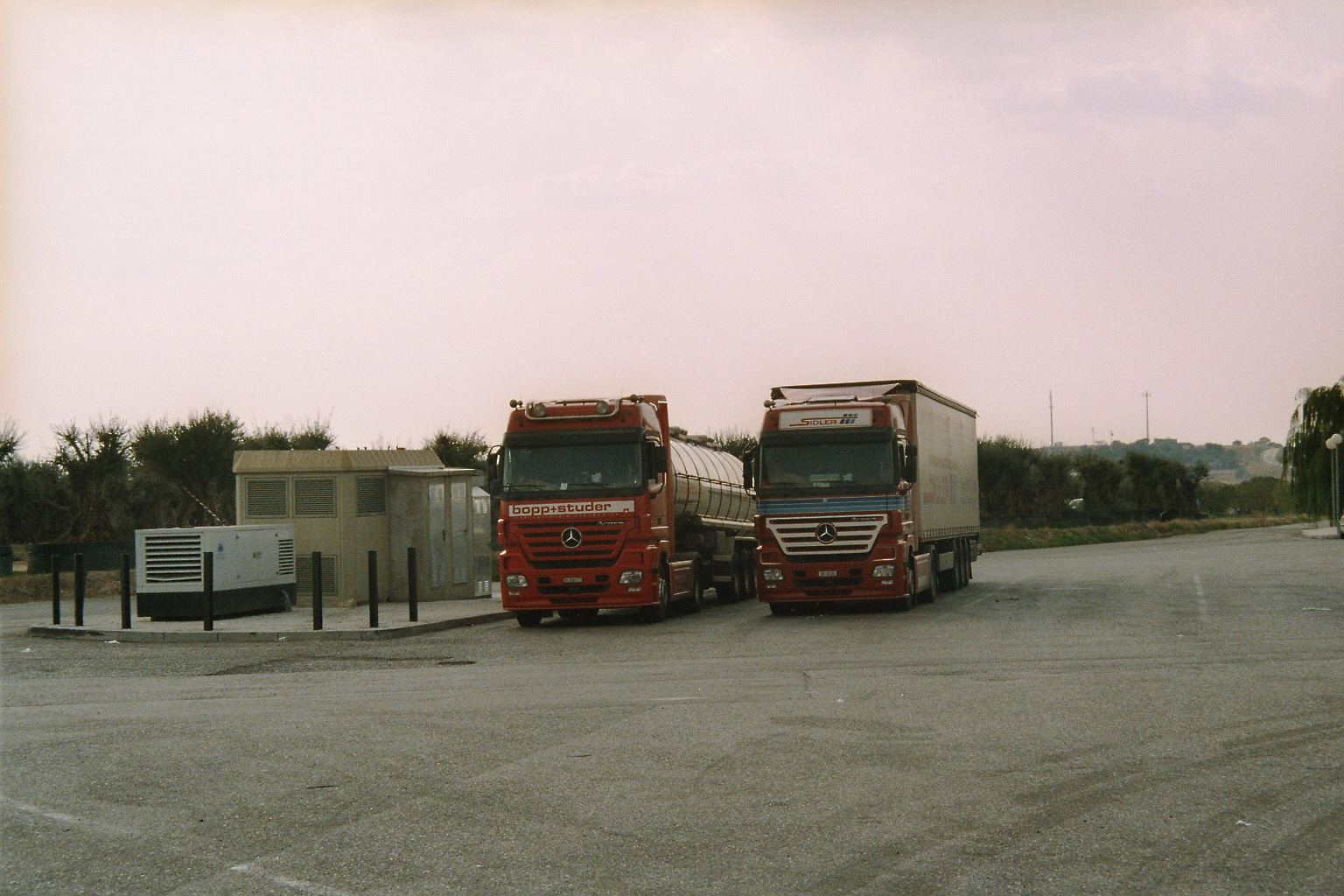 576668_LARGE36.jpg