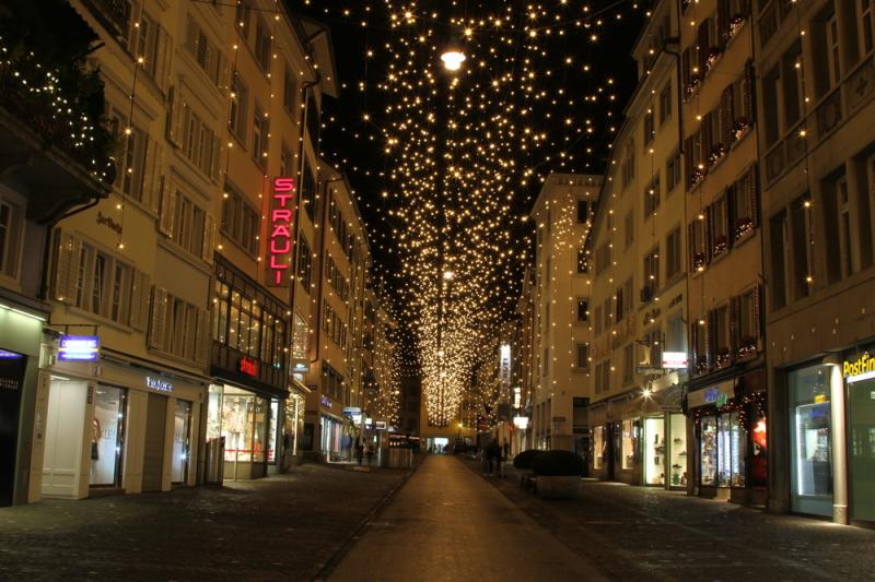 weihnachtsstimmung-zuerich-rennweg.jpg