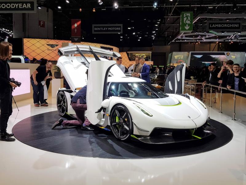 AutomobilSalon17.jpg